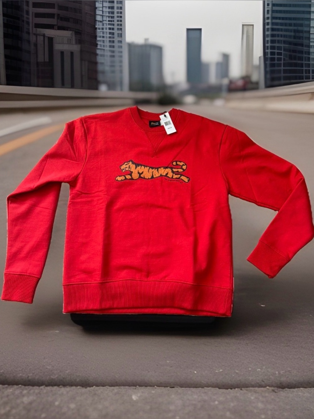 Le Tigre Men's Size M Crew Neck Brand Logo Sweatshirt. Red. New with Tags